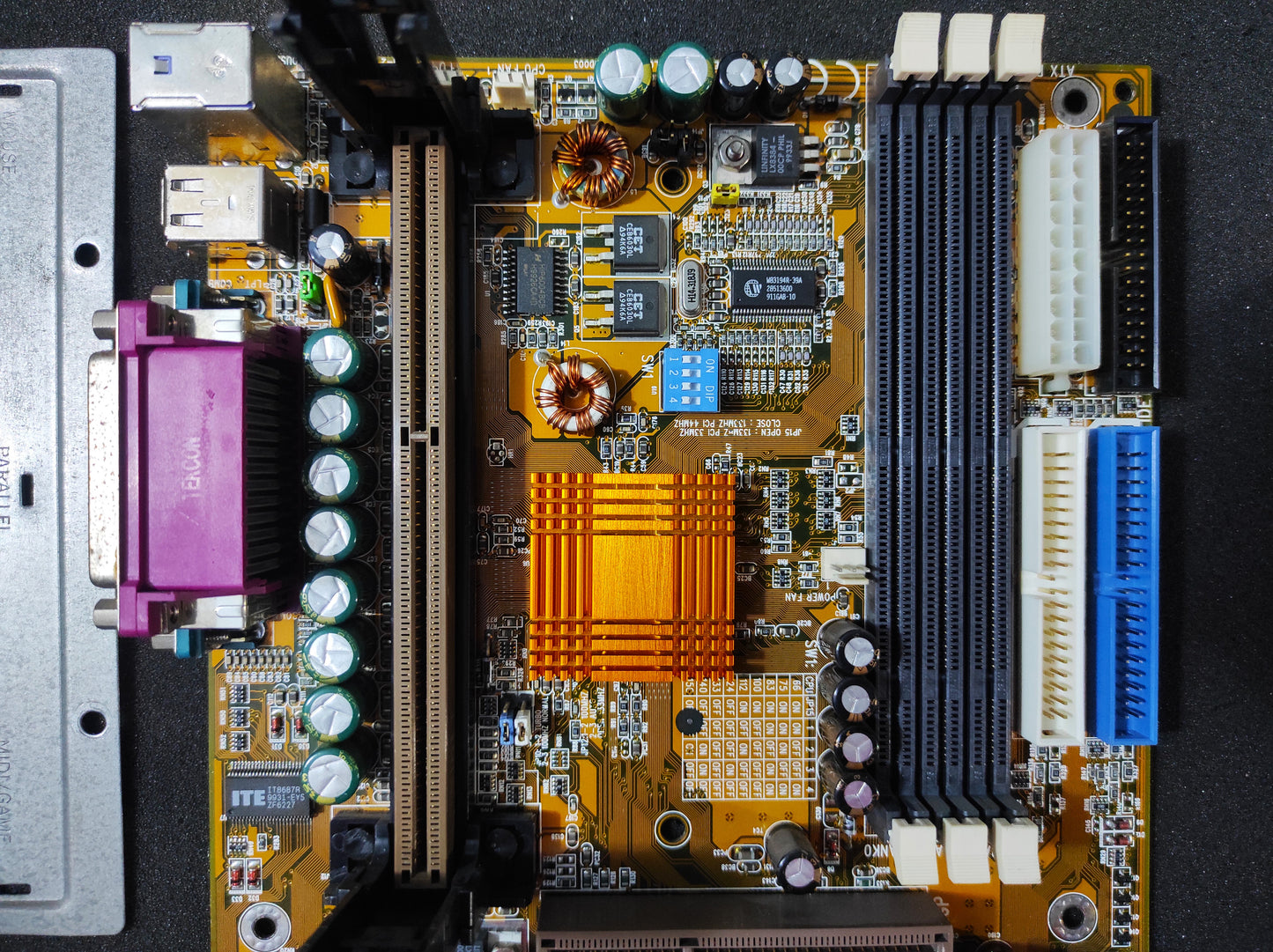Gigabyte GA-6VXE+ Slot 1 ATX Retro Motherboard AGP ISA PCI VIA Apollo Pro 133