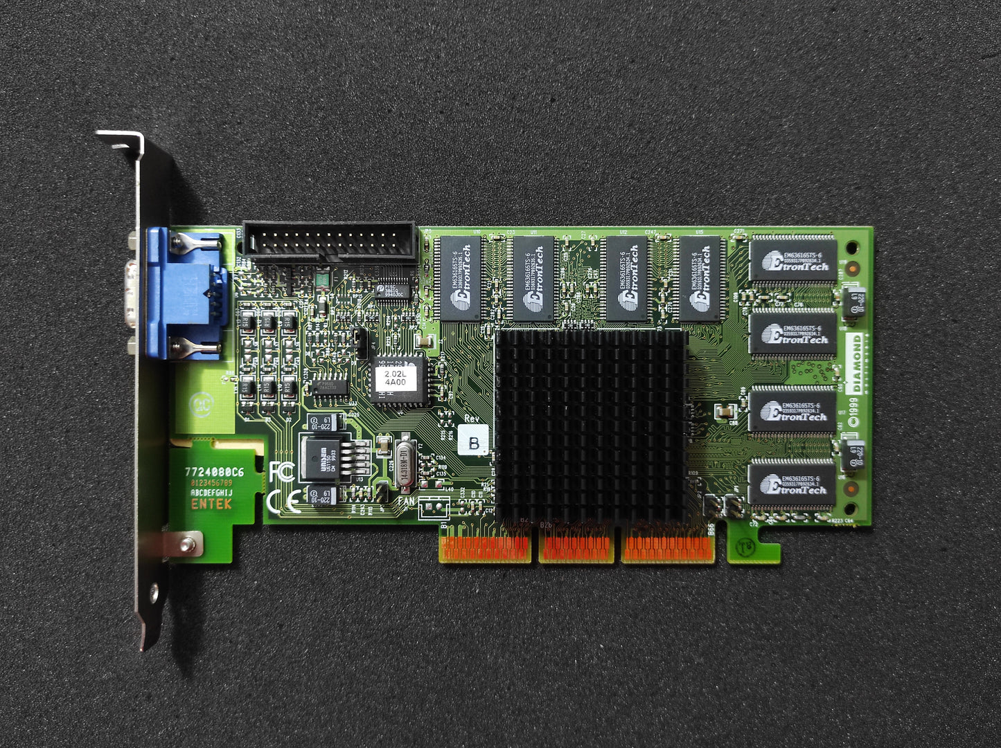 Diamond Viper V770 NVIDIA Riva TNT2 AGP 32MB VGA Video Card 28230350-002