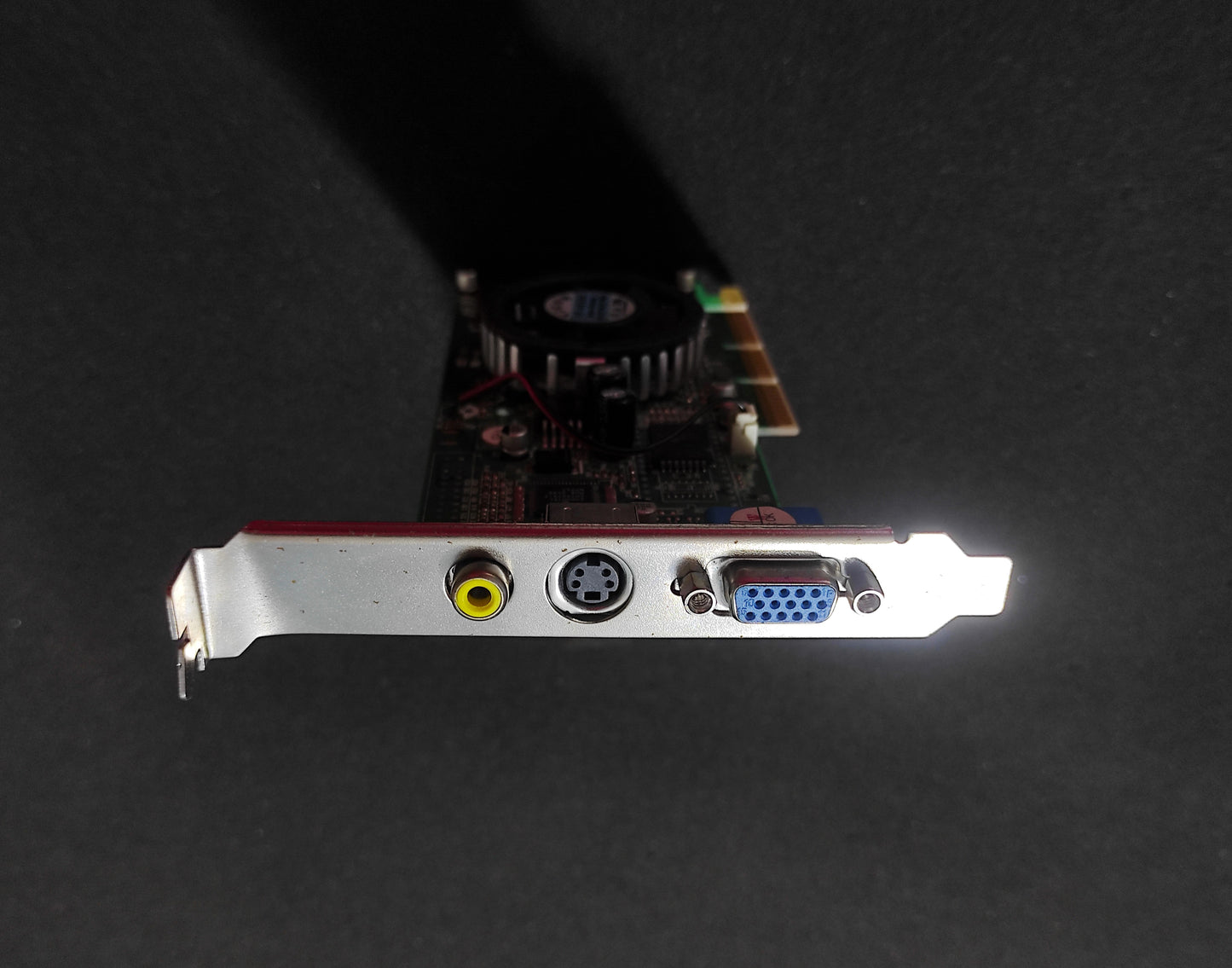 Unbranded Nvidia GeForce2 MX 400 32MB AGP VGA Retro Video Graphics Card