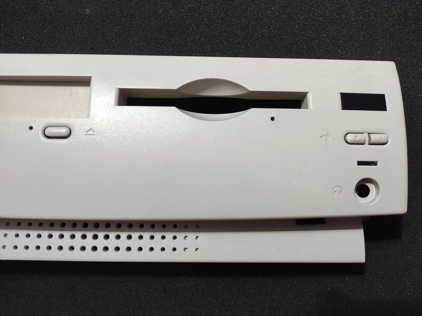 Apple Macintosh LC 630 Case Plastic Front Panel Cover Bezel 815-1874