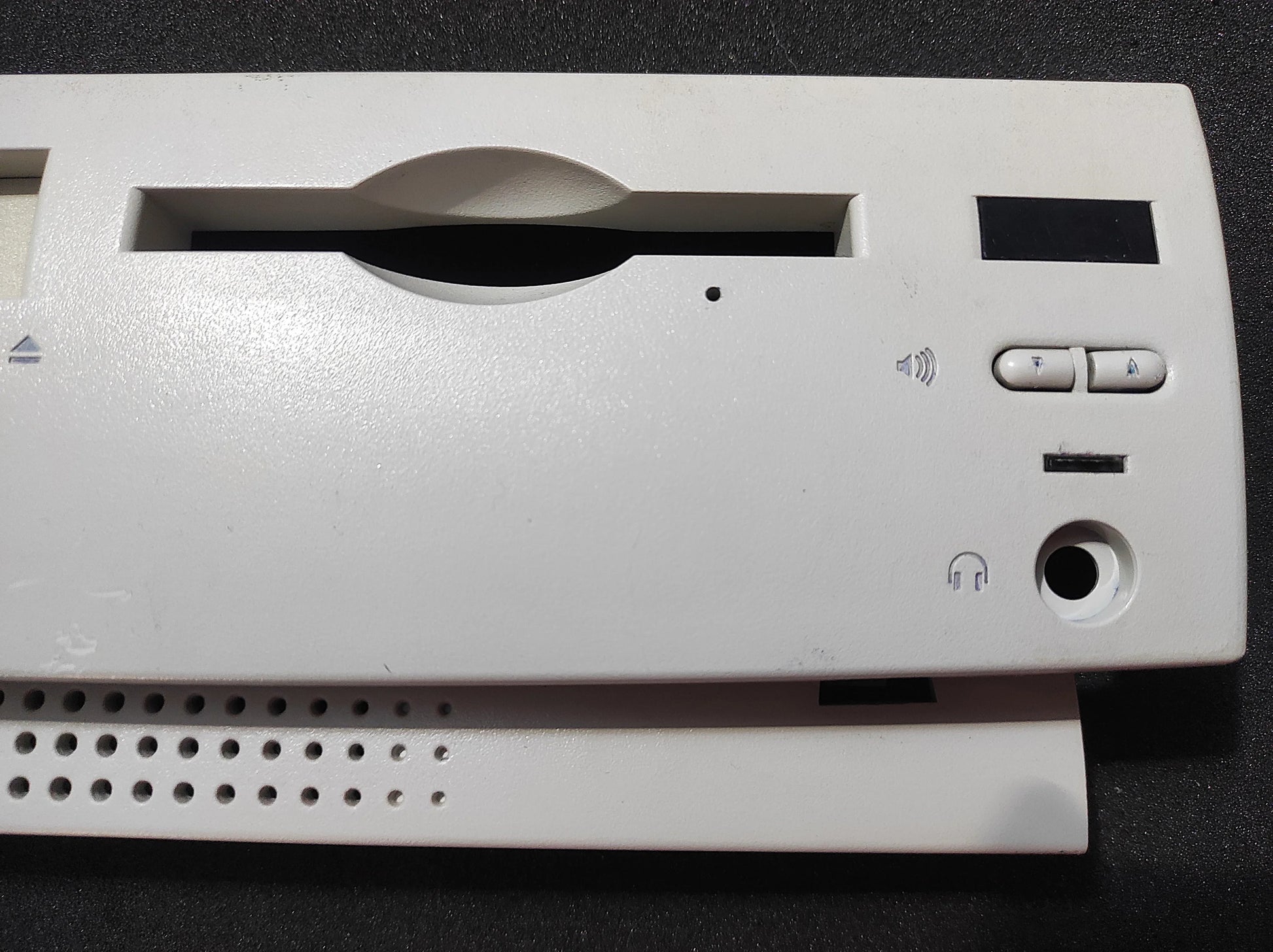 Apple Macintosh Performa 630 Case Plastic Front Panel Cover Bezel 815-1874