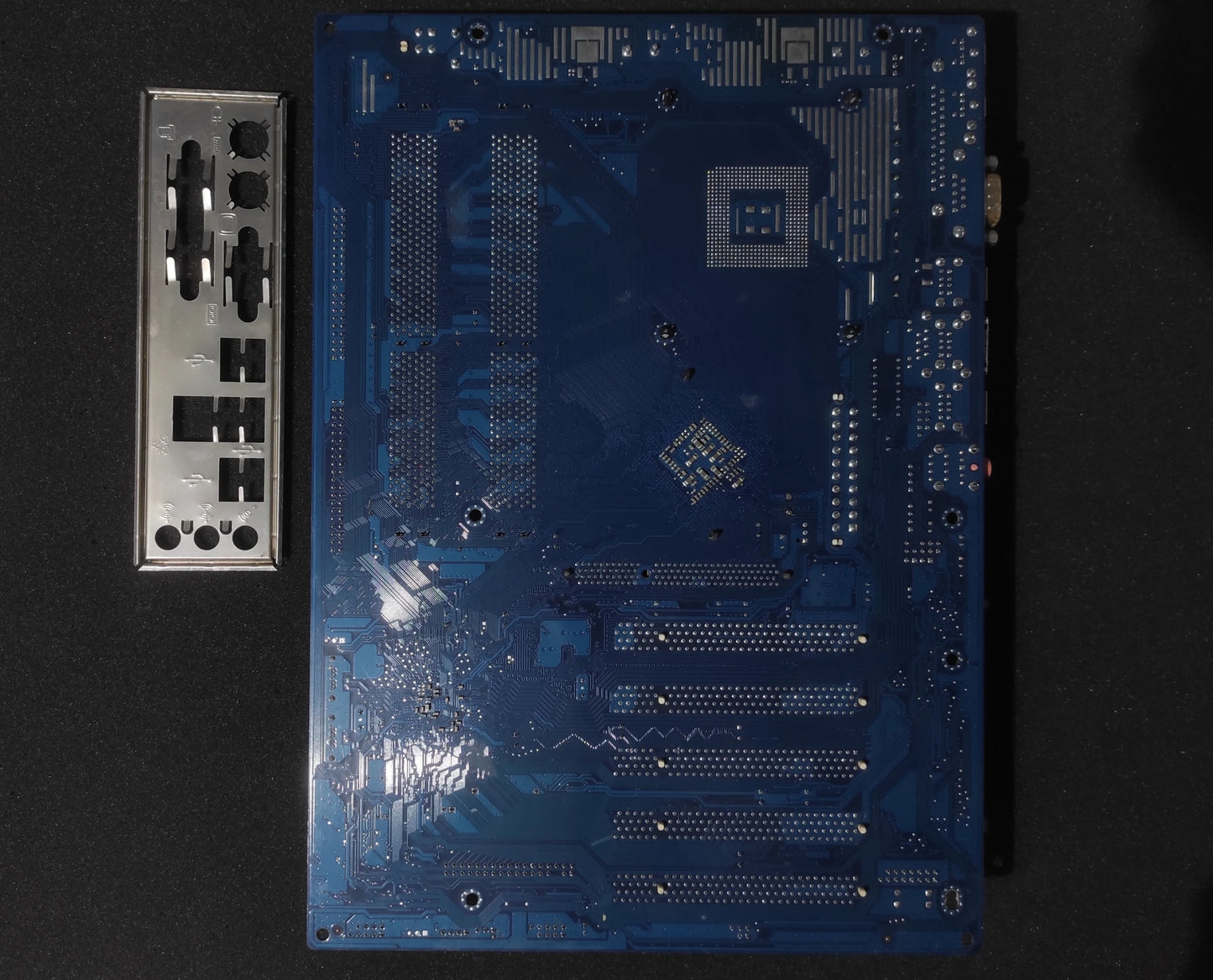 ASRock P4V88 Socket 478 ATX DDR Motherboard AGP PCI VIA PT880 Chipset
