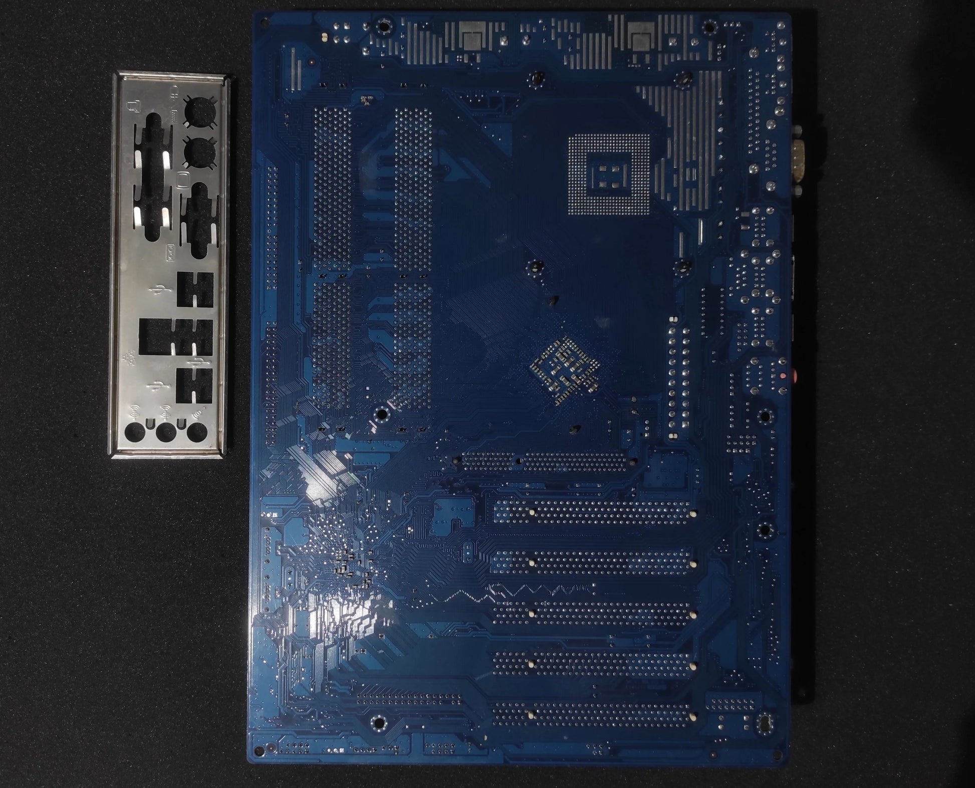 ASRock P4V88 Socket 478 ATX DDR Motherboard AGP PCI VIA PT880 Chipset