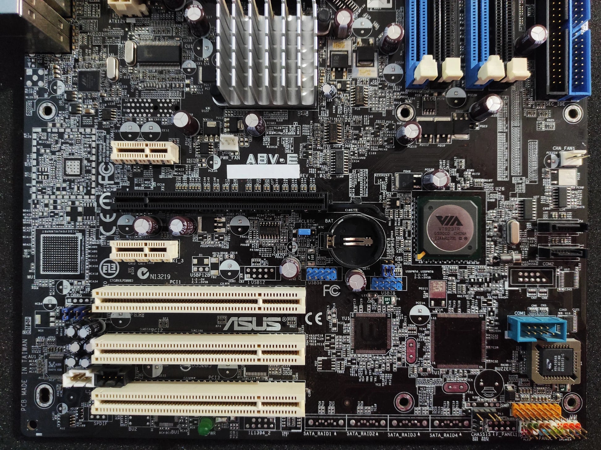 ASUS A8V-E SE Socket 939 ATX AMD Motherboard DDR PCIe x16 VIA K8T890 Chipset