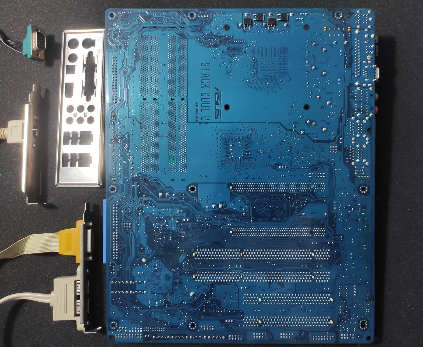 Asus P5WDG2-WS Socket 775 ATX Motherboard DDR2 PCI SATA Intel 975X Chipset