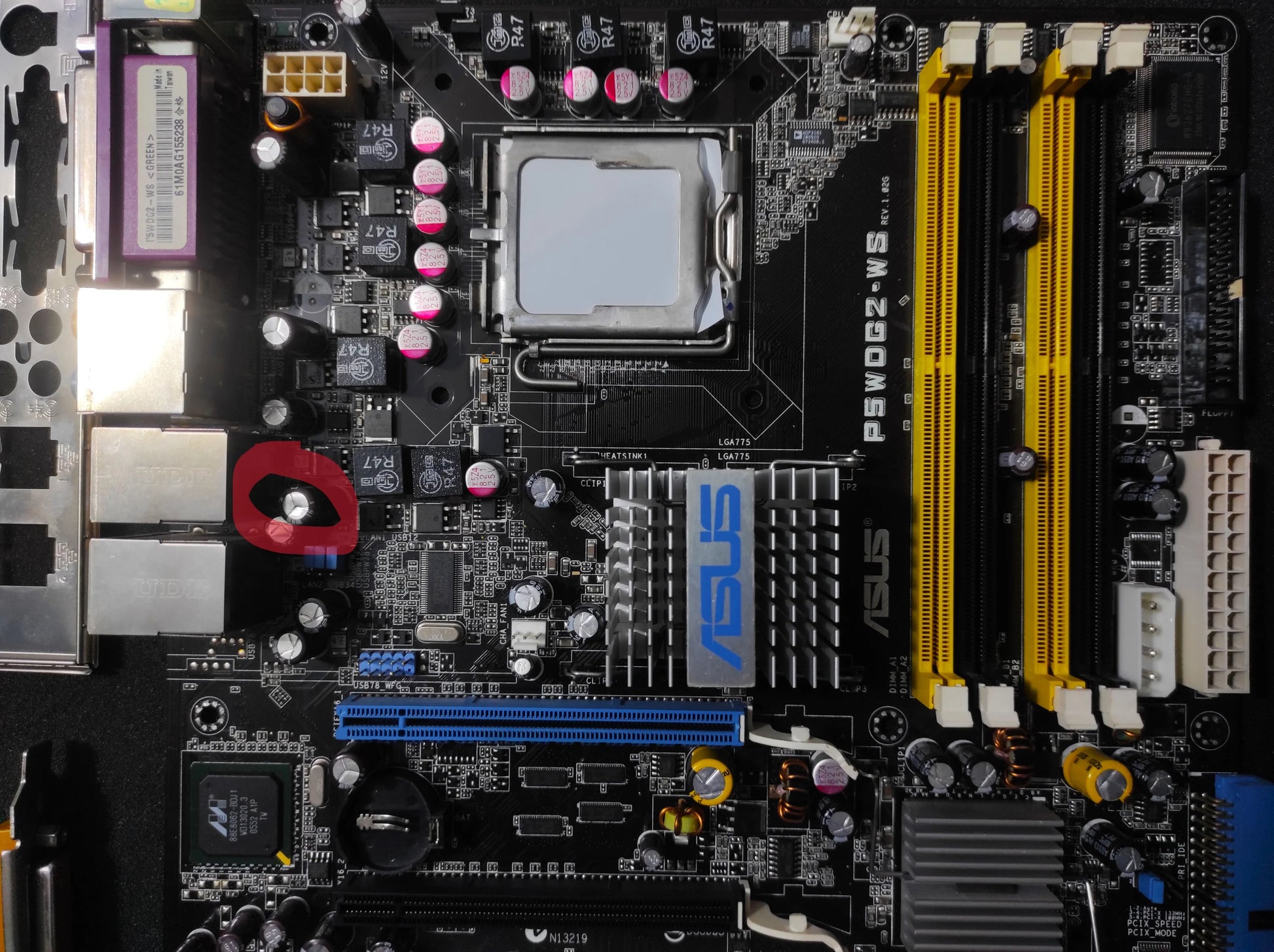 Asus P5WDG2-WS Socket 775 ATX Motherboard DDR2 PCI SATA Intel 975X Chipset