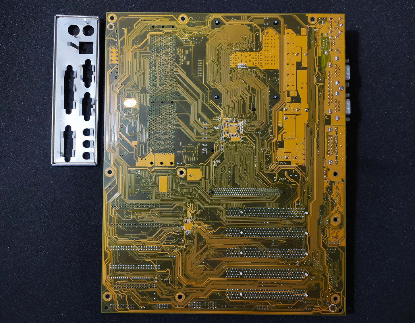 DFI PE11-EC Socket 478 ATX DDR Motherboard AGP PCI VIA P4X266A Chipset