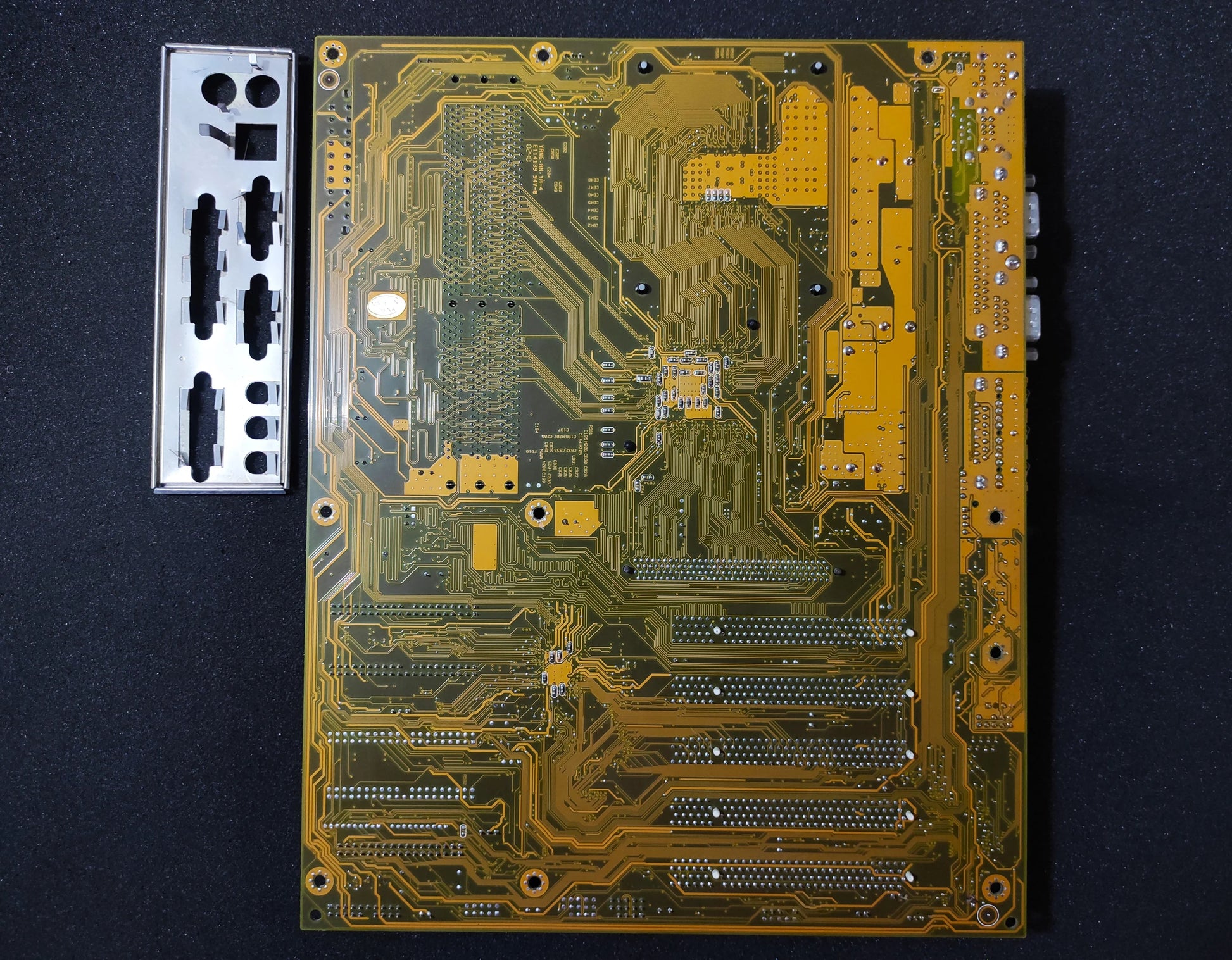 DFI PE11-EC Socket 478 ATX DDR Motherboard AGP PCI VIA P4X266A Chipset