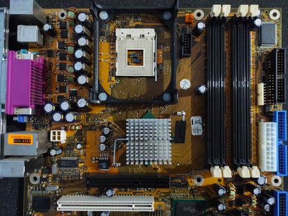 Fujitsu Siemens D1567-C33 GS6 W26361-W65-X-04 W26361-W65-Z2-05-36 Socket 478 motherboard