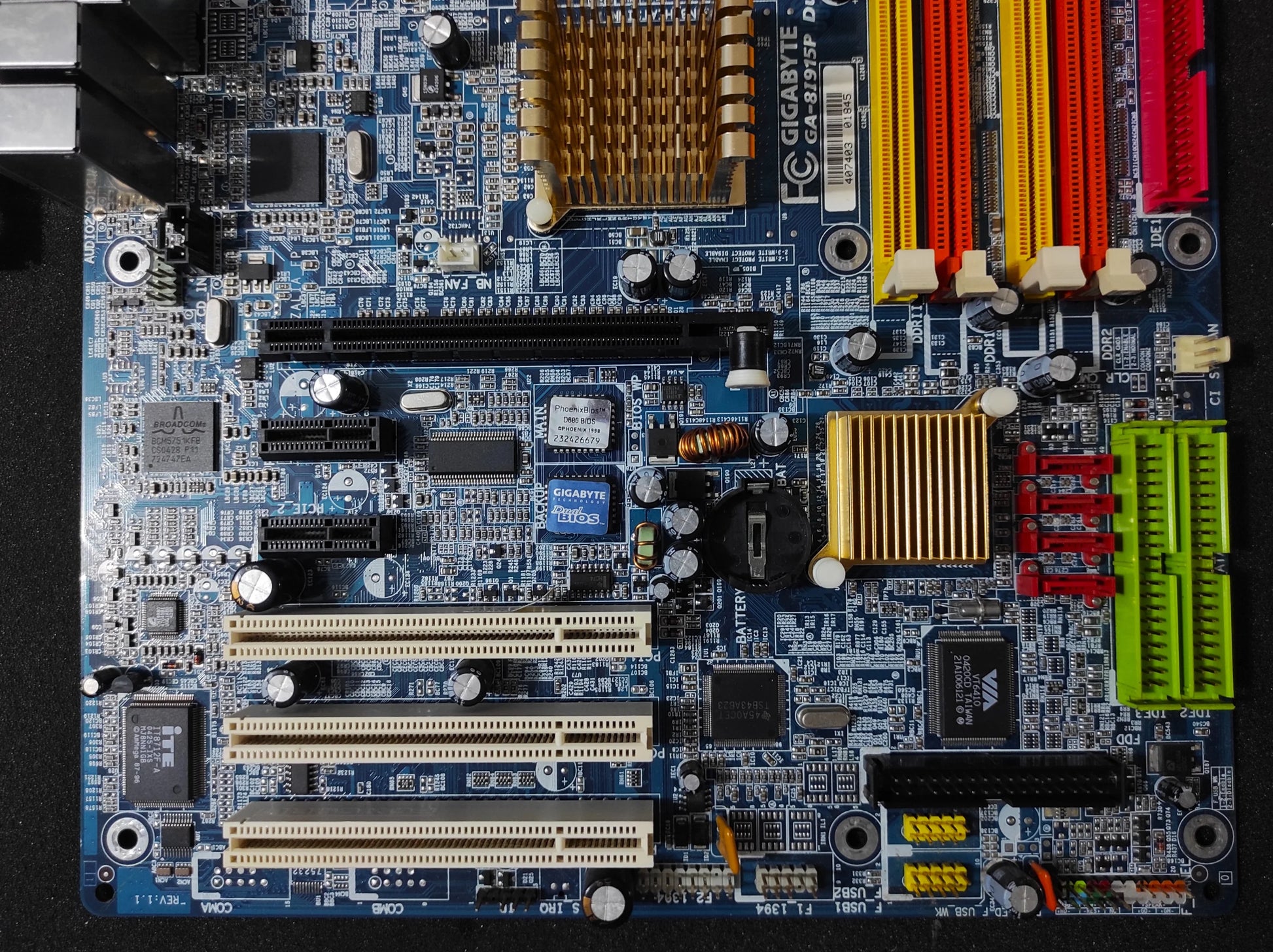 Gigabyte GA-8I915P Duo Pro Socket 775 ATX Motherboard DDR PCIe x16 Intel 915P