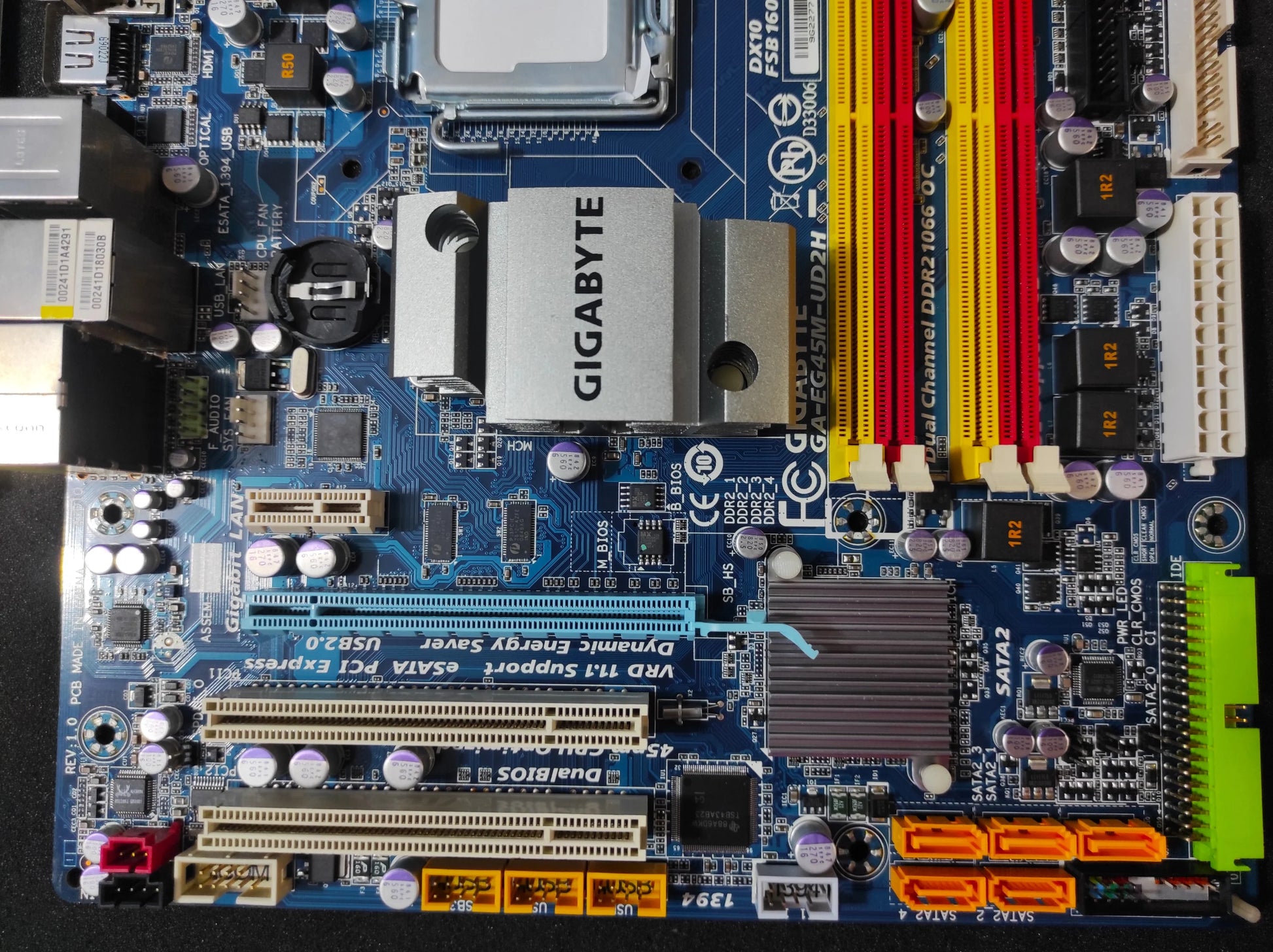 Gigabyte GA-EG45M-UD2H Socket 775 mATX Motherboard DDR2 PCIe x16 Intel G45 Chipset