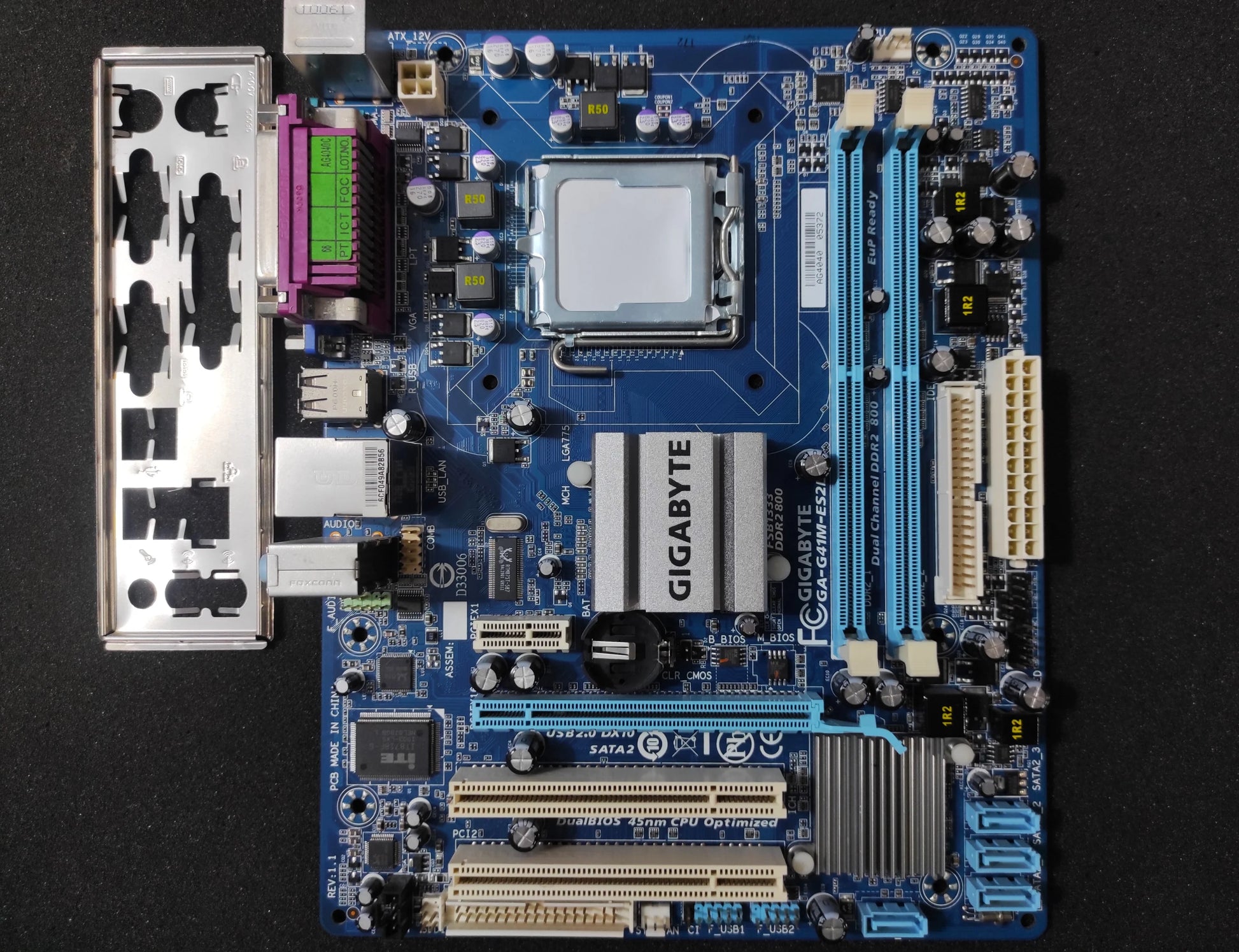 Gigabyte GA-G41M-ES2L Socket 775 mATX Motherboard DDR2 PCIe x16 Intel G41