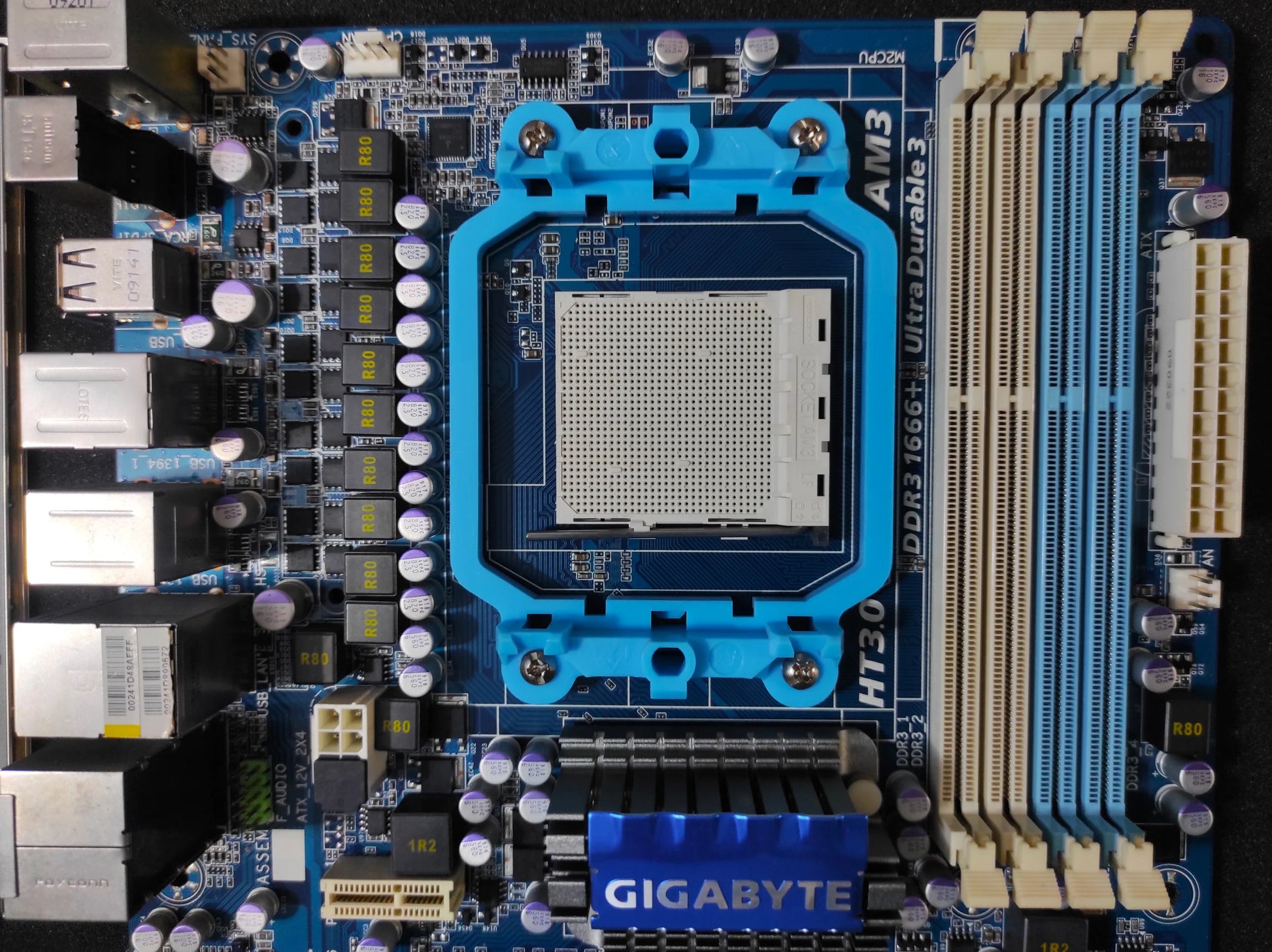 Gigabyte GA-MA770T-UD3P Socket AM3 ATX AMD DDR3 Motherboard AMD 770 Chipset