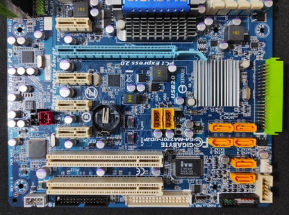 Gigabyte GA-MA770T-UD3P Socket AM3 ATX AMD DDR3 Motherboard AMD 770 Chipset