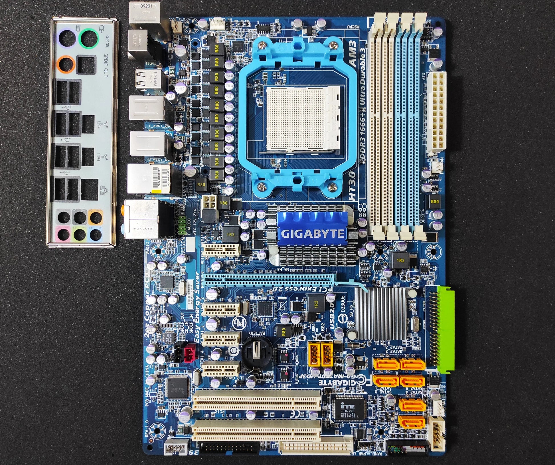 Gigabyte GA-MA770T-UD3P Socket AM3 ATX AMD DDR3 Motherboard AMD 770 Chipset