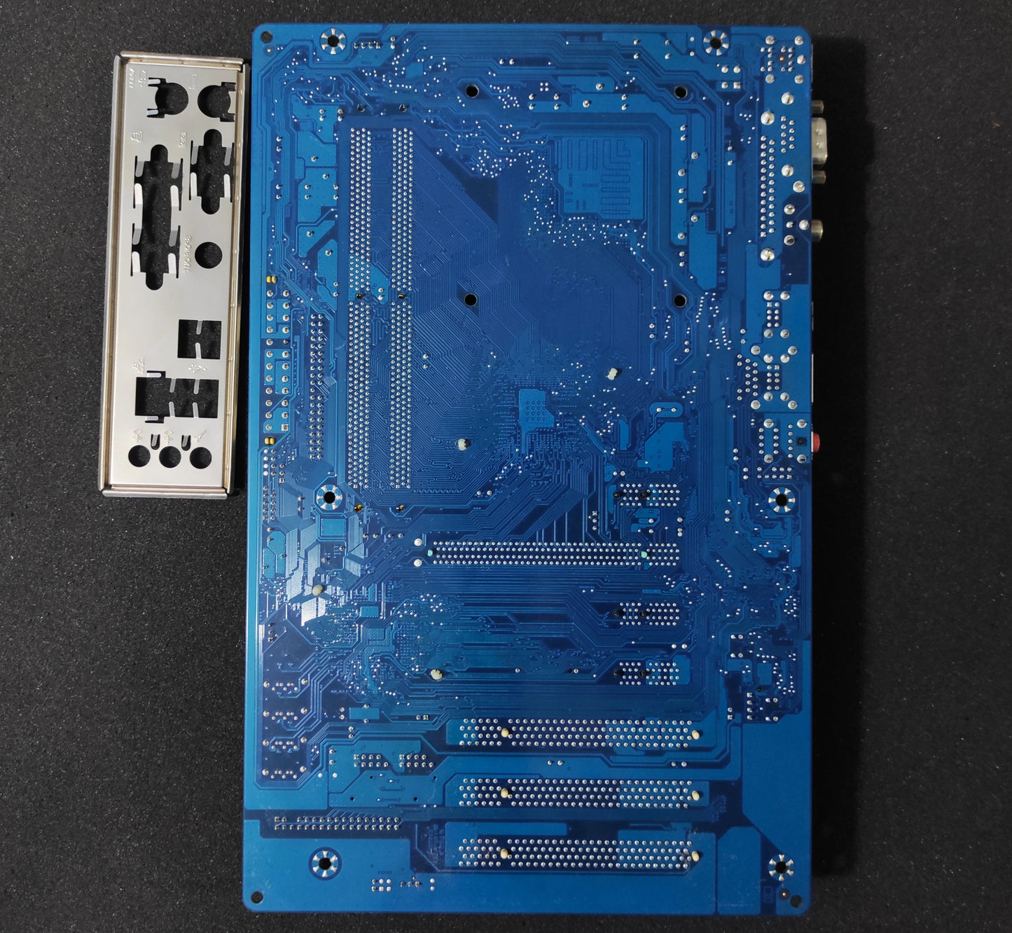 Gigabyte GA-P31-ES3G Rev 1.1 Socket 775 ATX Motherboard DDR2 PCIe x16 Intel G31 Chipset