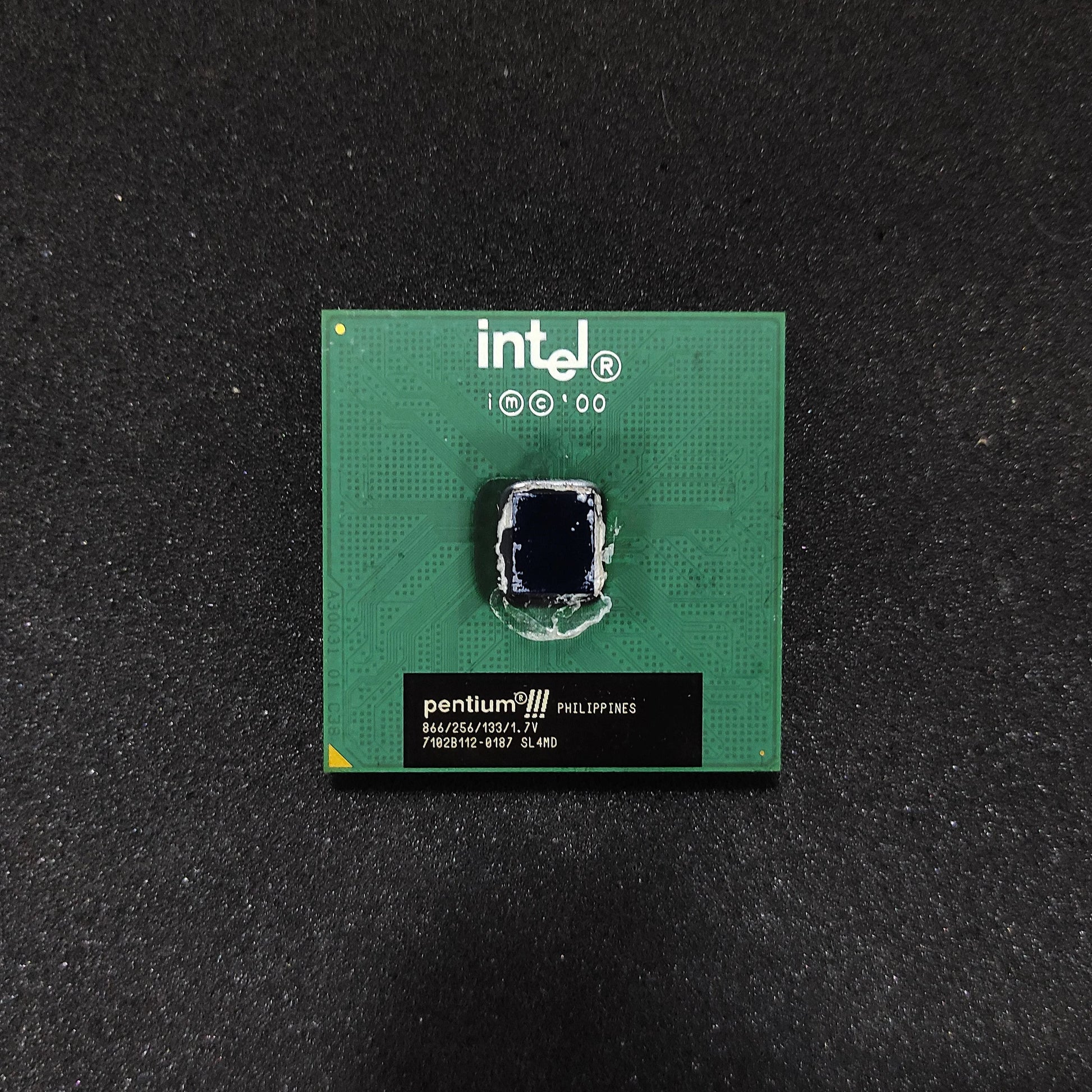 Intel Pentium III SL4MD Socket 370 866MHz/256/133/1.70V Vintage Retro CPU - CPU