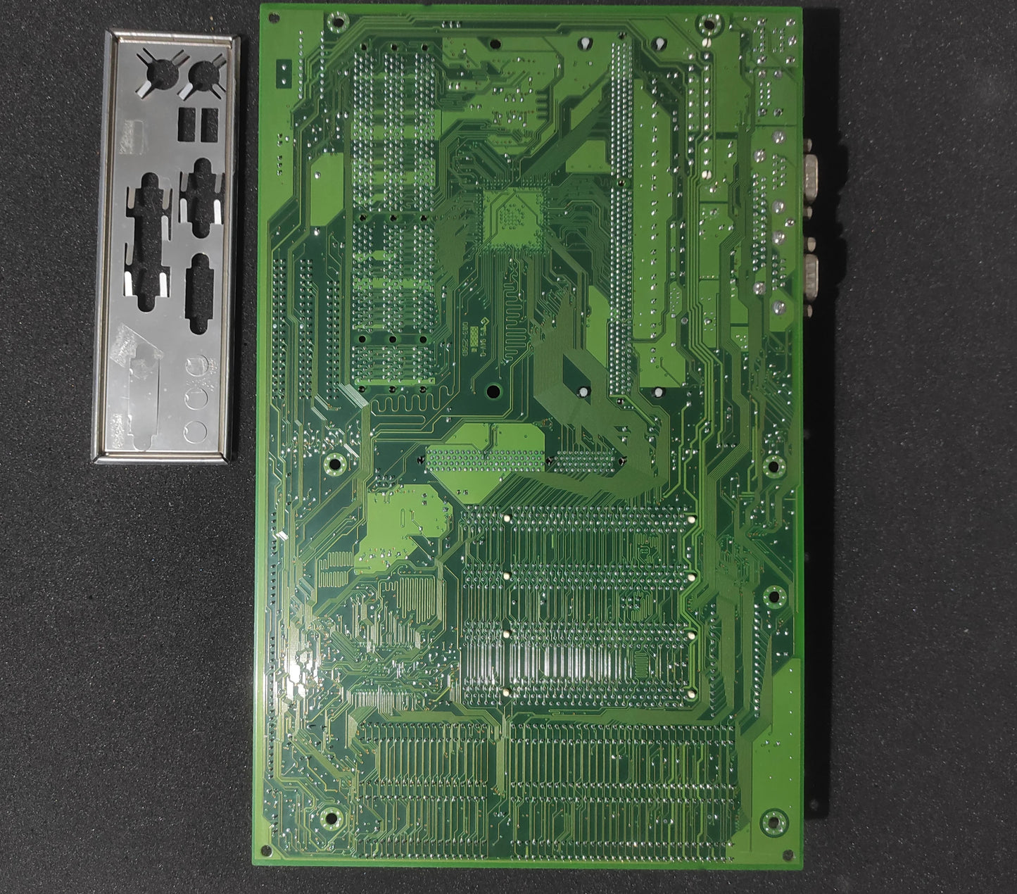 Legend QDI Advance 5/133 P6V693A/A5-133 Slot 1 ATX Motherboard AGP ISA PCI VIA Apollo Pro 133