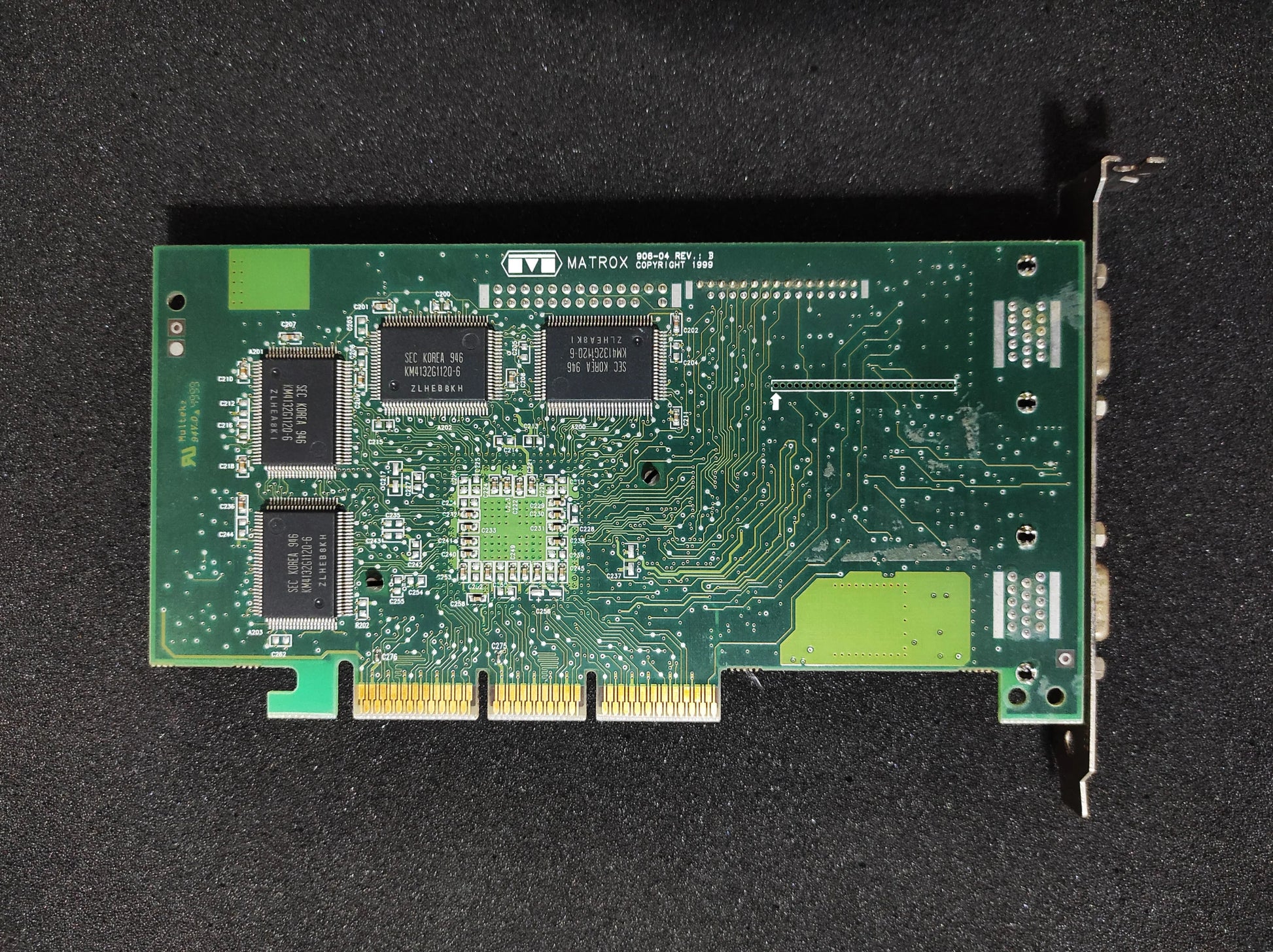 Matrox Millenium G400 Dual Head G4 + MDH4A32G AGP 32MB VGA Video Card 906-04