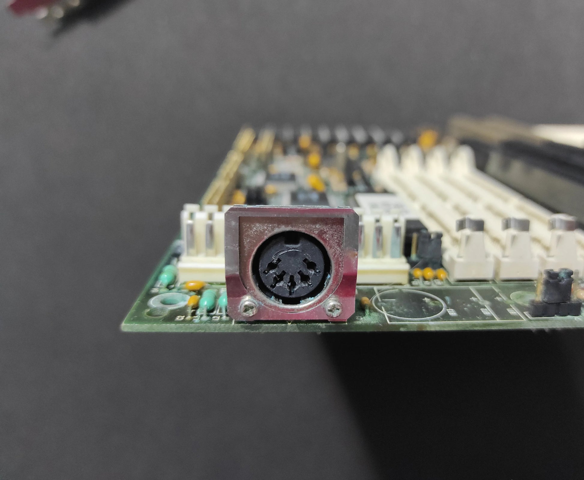 MiTAC PWA-IH4077H B’D Socket 3 486 AT ISA VLB Vintage Retro Motherboard UMC UM8498/8496