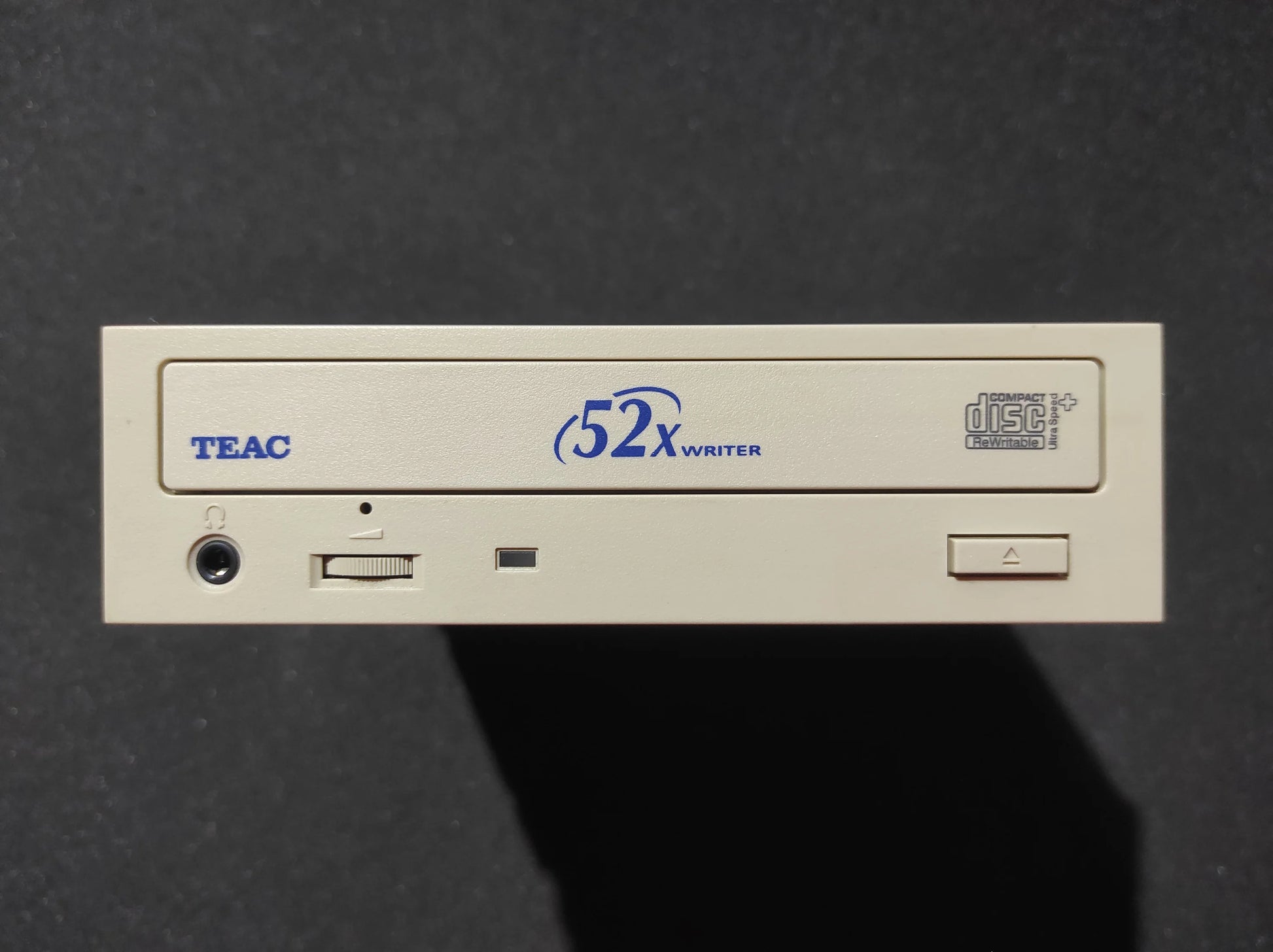 TEAC CD-W552G-A95 IDE 5.25’’ Internal Vintage Retro Beige CD-RW Drive 1977129A-95