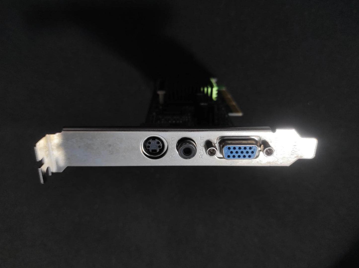 XFX VAGEFR26PS Nvidia GeForce2 MX 400 AGP 64MB VGA S-Video Retro Graphics Card